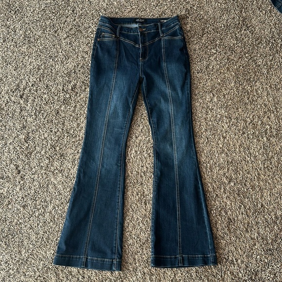 Judy Blue flare jeans - Picture 1 of 5